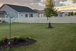 319 Sunshine Ln, Verona, WI 53593 - Photo 3