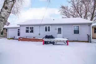 614 Carrington St, Waupun, WI 53963 - Photo 25