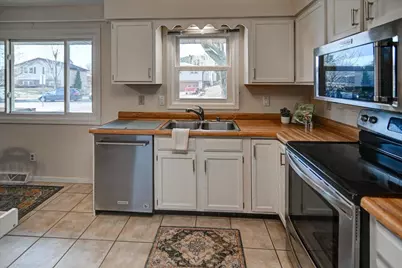 7 La Crescenta Circle, Madison, WI 53716 - Photo 11