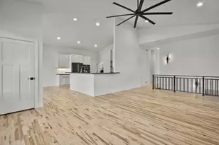 2015 Wellington Pl, Cottage Grove, WI 53527 - Photo 9