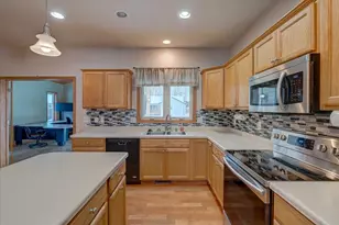 705 Prairie Ln, Mazomanie, WI 53560 - Photo 5