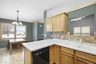 219 Chateau Dr, Cottage Grove, WI 53527 - Photo 11