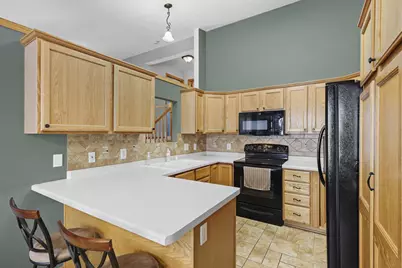 219 Chateau Drive, Cottage Grove, WI 53527 - Photo 7