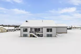 6854 Karolina Wy, Sun Prairie, WI 53590 - Photo 3