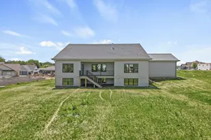 6854 Karolina Wy, Sun Prairie, WI 53590 - Photo 3
