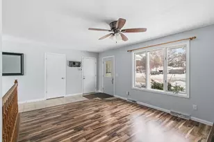 906 N Main St, Edgerton, WI 53534 - Photo 7