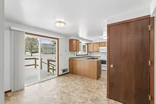 623 Cross St, Poynette, WI 53955 - Photo 7