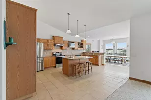 2026 Stonehaven Dr, Sun Prairie, WI 53590 - Photo 5