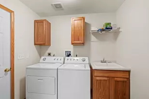 266 Oakbrook Dr, Wisconsin Dells, WI 53965 - Photo 13