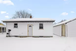 236 S Hyland St, Juneau, WI 53039 - Photo 3