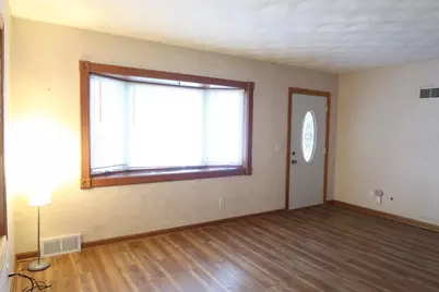 1560 Windsor Street, Sun Prairie, WI 53590 - Photo 3