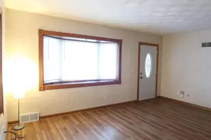 1560 Windsor St, Sun Prairie, WI 53590 - Photo 3