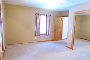 1560 Windsor St, Sun Prairie, WI 53590 - Photo 9