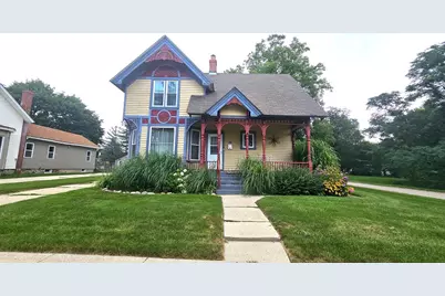 125 S Lincoln Street, Elkhorn, WI 53121 - Photo 1