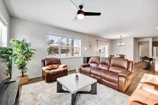 1182 O'Keeffe Ave, Sun Prairie, WI 53590 - Photo 3