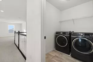 908 Yorktown Rd, DeForest, WI 53532 - Photo 31