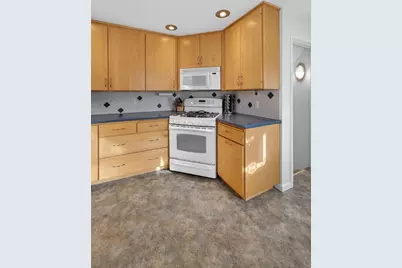 4711 Roigan Terrace, Monona, WI 53716 - Photo 9