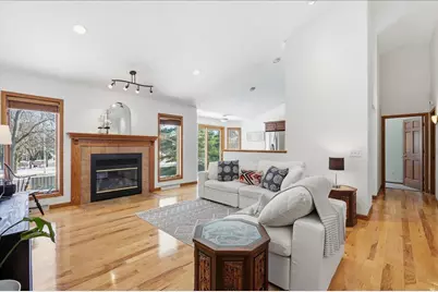 925 S Holt Circle, Madison, WI 53719 - Photo 3