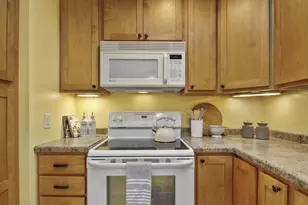 305 Belmont Rd, Madison, WI 53714 - Photo 11