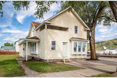 321 E Washington Street, Prairie Du Chien, WI 53821 - Photo 3