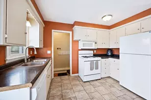 1422 Nevada Rd, Madison, WI 53704 - Photo 9