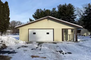 W1026 Laurie Ln, Montello, WI 53949 - Photo 5