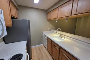 4326 Melody Ln, Madison, WI 53704 - Photo 5