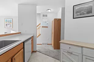 6725 Reston Heights Dr, Madison, WI 53718 - Photo 9