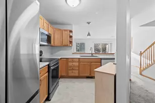 6725 Reston Heights Dr, Madison, WI 53718 - Photo 5