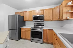 6725 Reston Heights Dr, Madison, WI 53718 - Photo 7