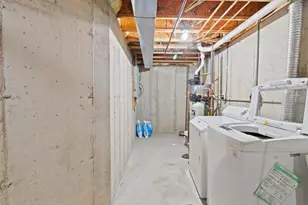 6725 Reston Heights Dr, Madison, WI 53718 - Photo 31