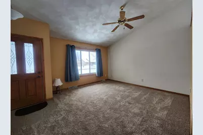 2715 N Wuthering Hills Drive, Janesville, WI 53546 - Photo 7