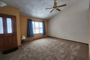 2715 N Wuthering Hills Dr, Janesville, WI 53546 - Photo 7