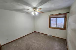 2715 N Wuthering Hills Dr, Janesville, WI 53546 - Photo 15