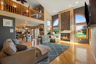 6399 Irving Dr, Sun Prairie, WI 53590 - Photo 7