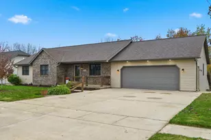 148 Lazy Lake Dr, Fall River, WI 53932 - Photo 3