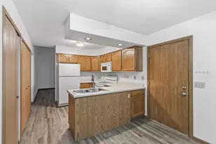 535 E Slifer St, Portage, WI 53901 - Photo 7