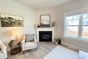 Unit 3 3 Bellflower Dr, DeForest, WI 53532 - Photo 5