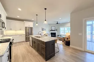 Unit 3 3 Bellflower Dr, DeForest, WI 53532 - Photo 7