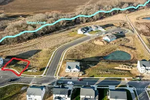 2362 Lonnie Ct, Sun Prairie, WI 53590 - Photo 9