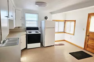 308 Academy St, Elroy, WI 53929 - Photo 5