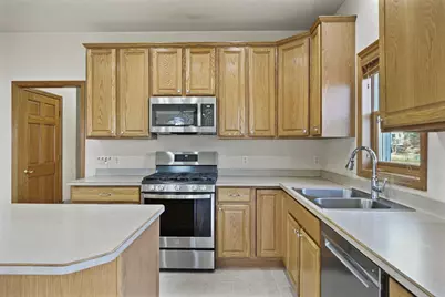 3026 Saddle Brooke Trail, Sun Prairie, WI 53590 - Photo 11