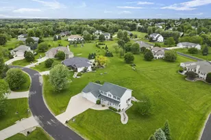 3026 Saddle Brooke Trail, Sun Prairie, WI 53590 - Photo 3