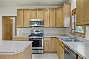 3026 Saddle Brooke Trail, Sun Prairie, WI 53590 - Photo 9