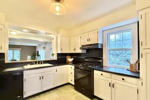 1875 Sherwood SW Dr, Beloit, WI 53511 - Photo 15