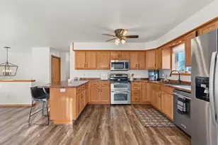 531 Midway Dr, Reedsburg, WI 53959 - Photo 9