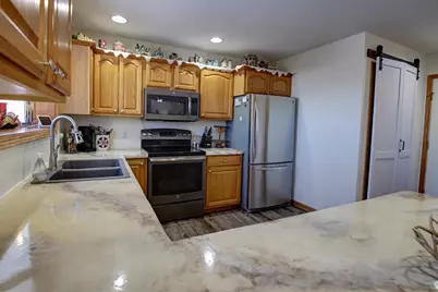 2245 Sunset Drive, Reedsburg, WI 53959 - Photo 9