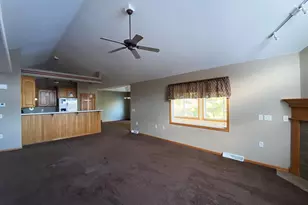 122 Summit Ct, Columbus, WI 53925 - Photo 9