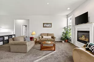 3159 Guinness Dr, Janesville, WI 53546 - Photo 3