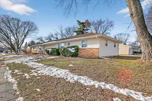 56 S Huron Dr, Janesville, WI 53545 - Photo 5